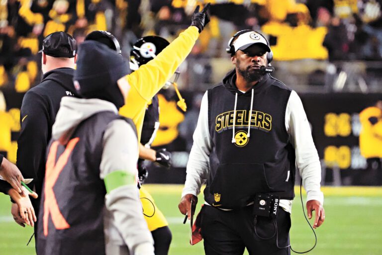 主場慘負於德州人的季後賽首輪，是湯姆林執教鋼人的最後一場比賽。美聯社