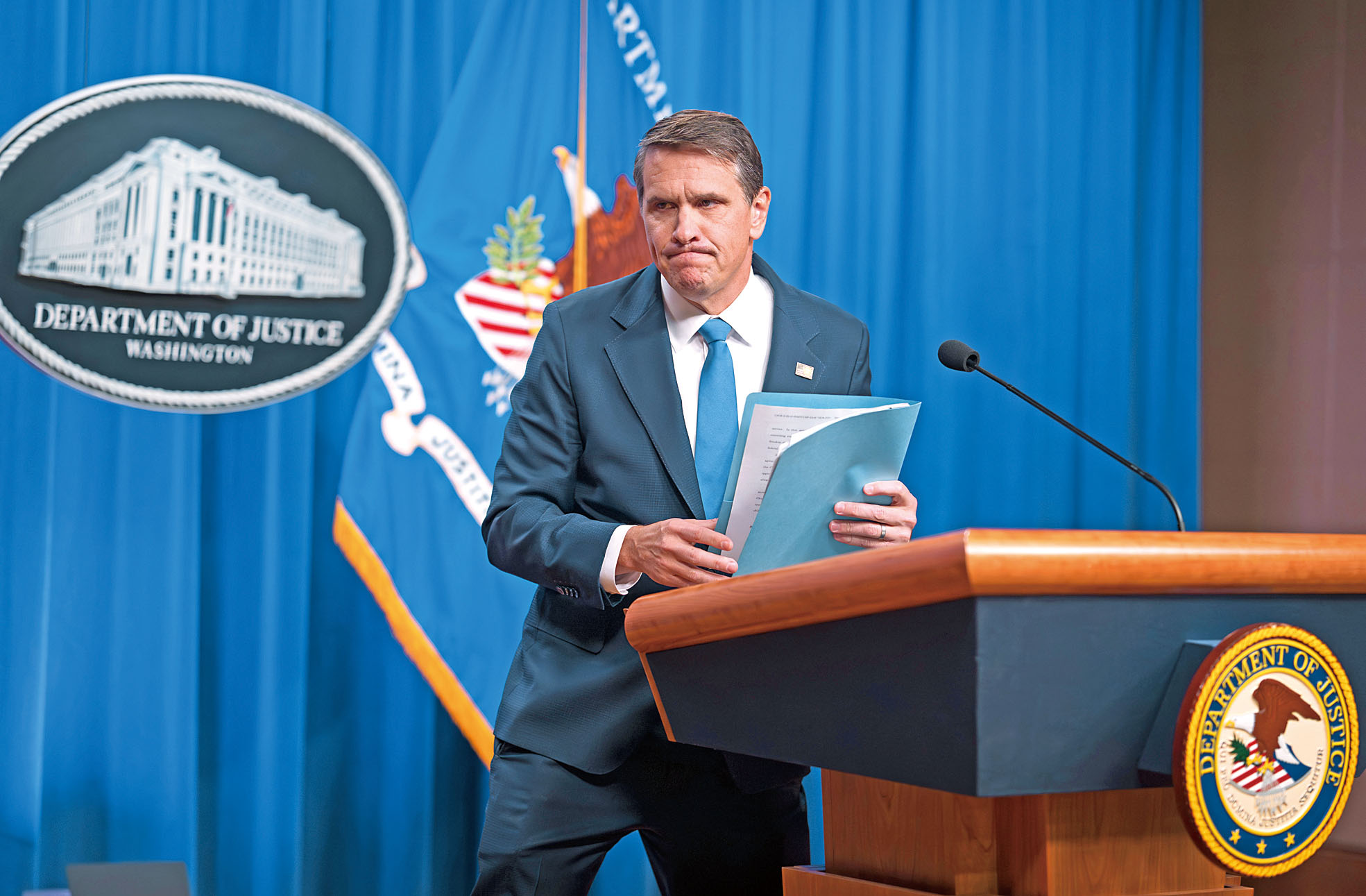 司法部公布新一批愛潑斯坦檔案文件,司法部副部長布蘭奇30日見記者。美聯社