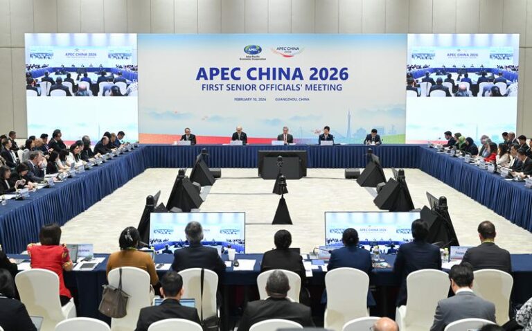 中國再任APEC東道主　王毅強調促進經濟增長實現共贏