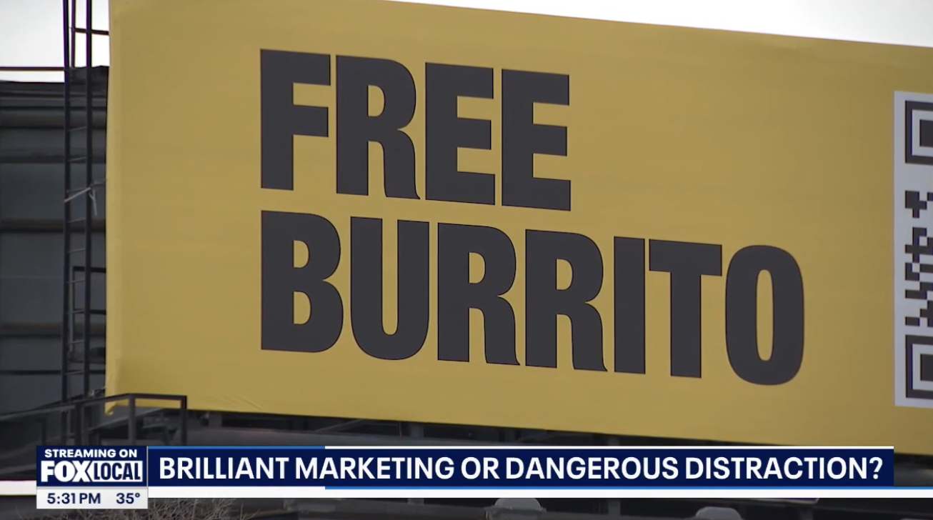 芝加哥免費捲餅廣告牌惹議 巨大QR碼誘駕駛掃描恐釀禍