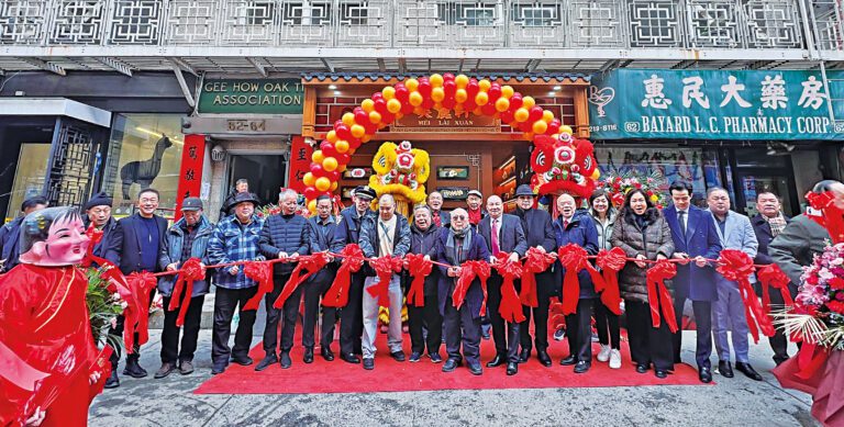 馳譽美東地區近60載的紐約美麗華茶餐廳原址，經過近半年之裝修，於2月12日中午隆重開幕，新店名為美麗軒茶餐廳，地方典雅，能讓更多的顧客內進惠顧，開幕當天僑團領袖，中美長官蒞臨致賀，並有舞獅綵青助慶。