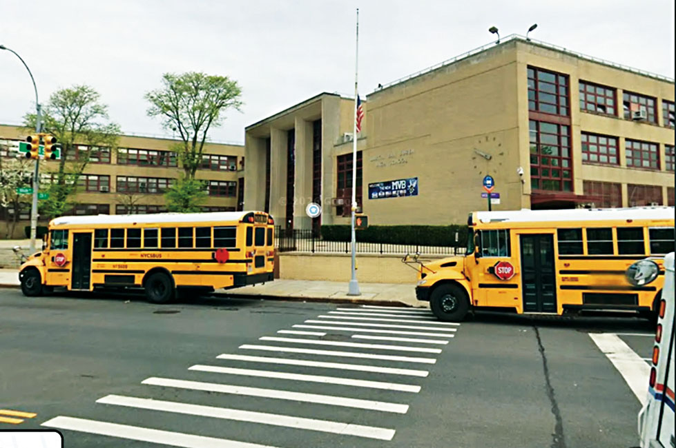 事發於12日在馬丁范布倫高中。谷歌地圖