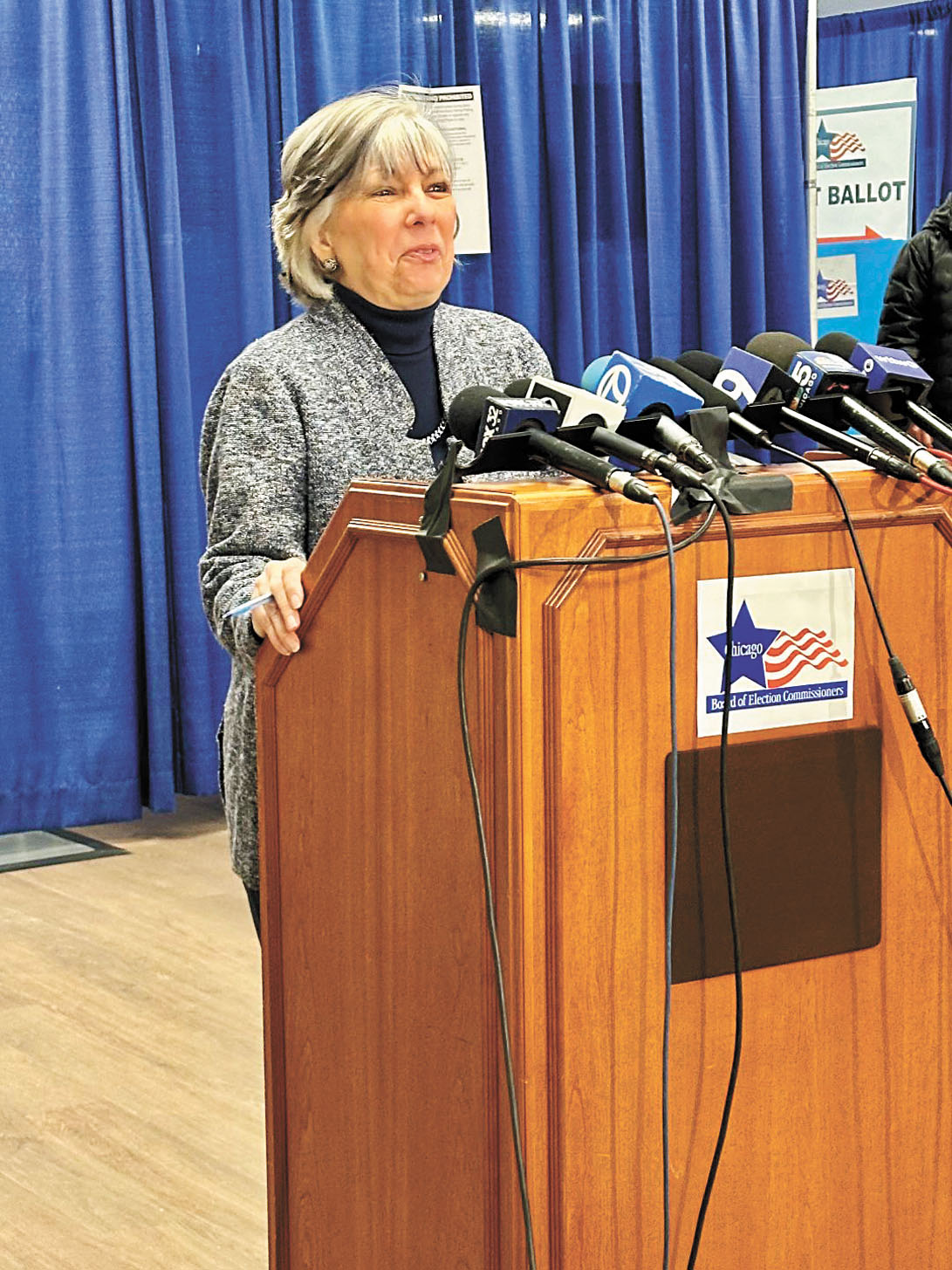 芝加哥選委會瑪麗雪賀蘭德茲在2月12日提前投票日召開新聞發布會。梁敏育攝