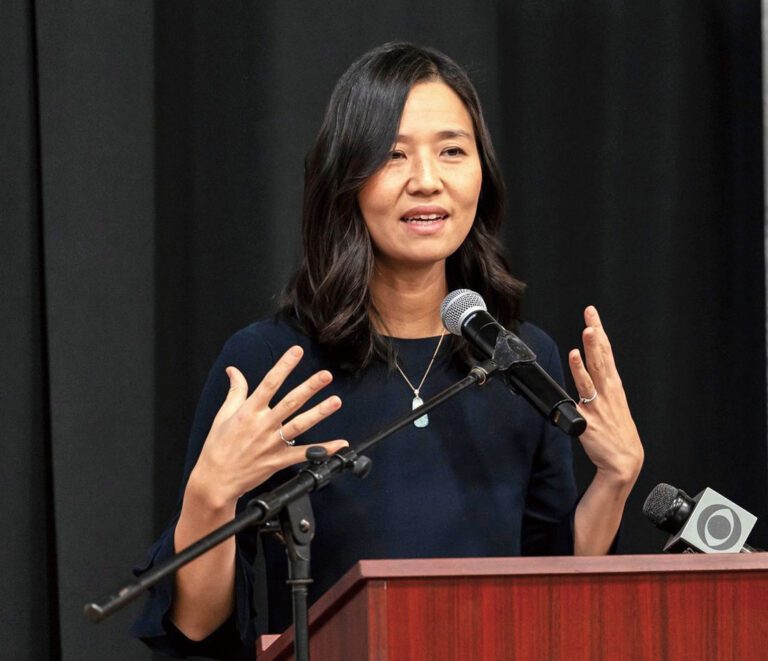 吳弭在近日的市府活動中致詞。市府提供