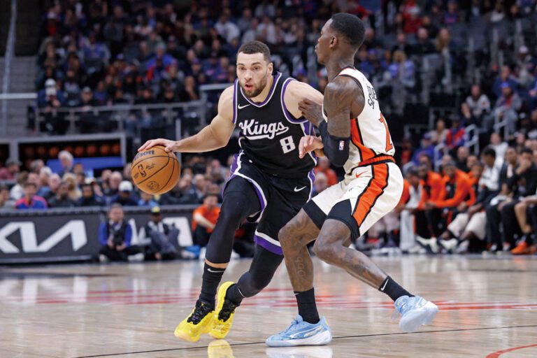 拉文（左）的發揮對國王至關重要。資料圖片