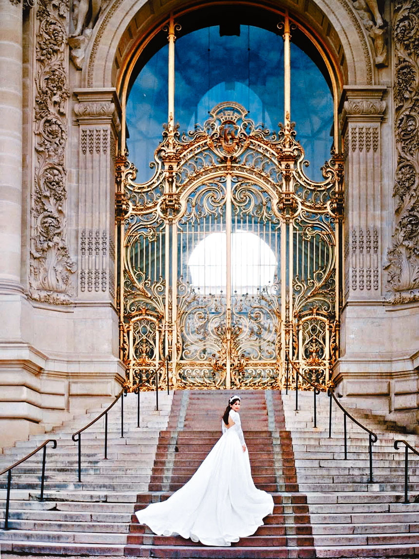 趙希洛趁情人節大晒靚爆巴黎婚紗照。