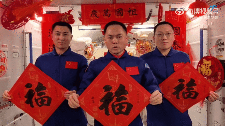 天宮迎春｜神舟廿一號太空人天地連線賀歲 首次太空烤蛋糕實現零突破