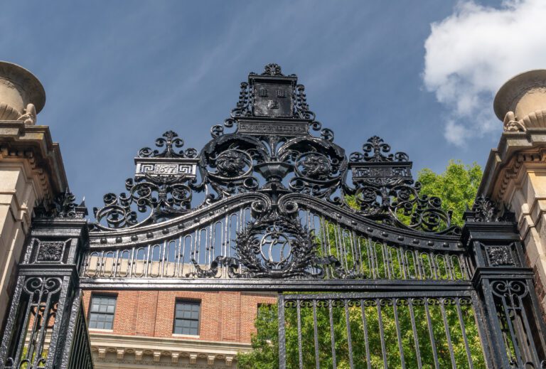 2026美國常春藤大學全解析：學費、錄取率與那些「不能說的秘密」