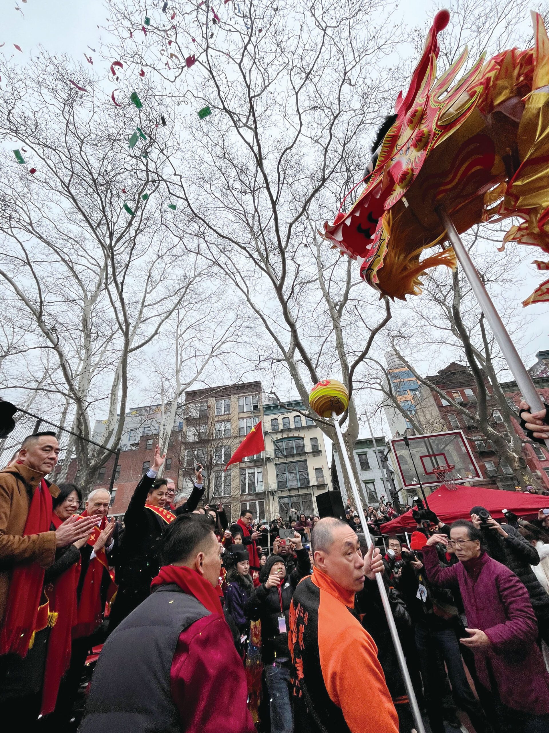 現場人山人海。