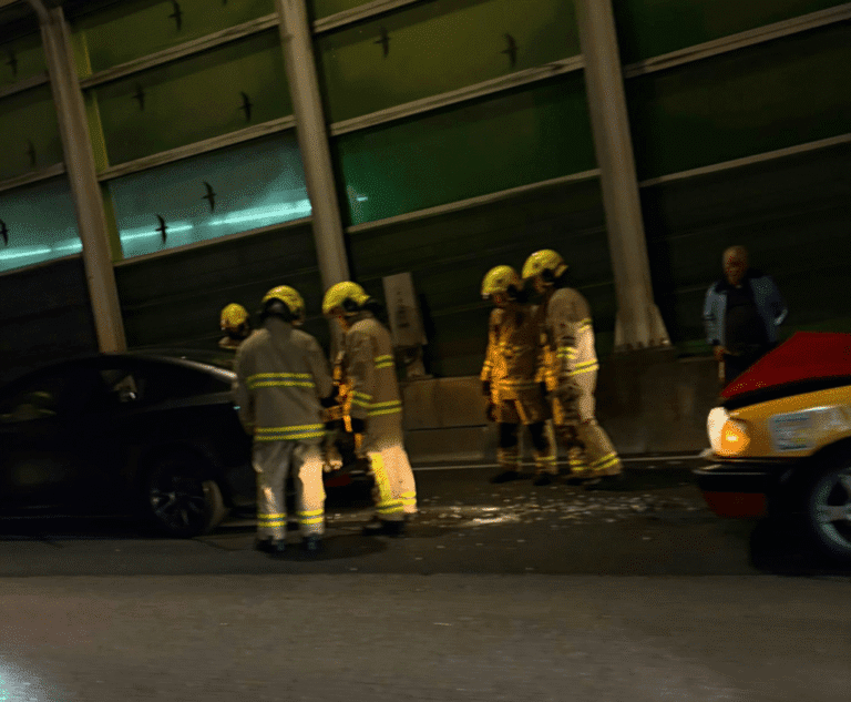 將軍澳道深夜三車連環撞！六人受傷送院 往隧道交通一度癱瘓