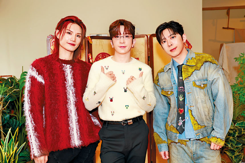 三子為大家送上馬年祝福。