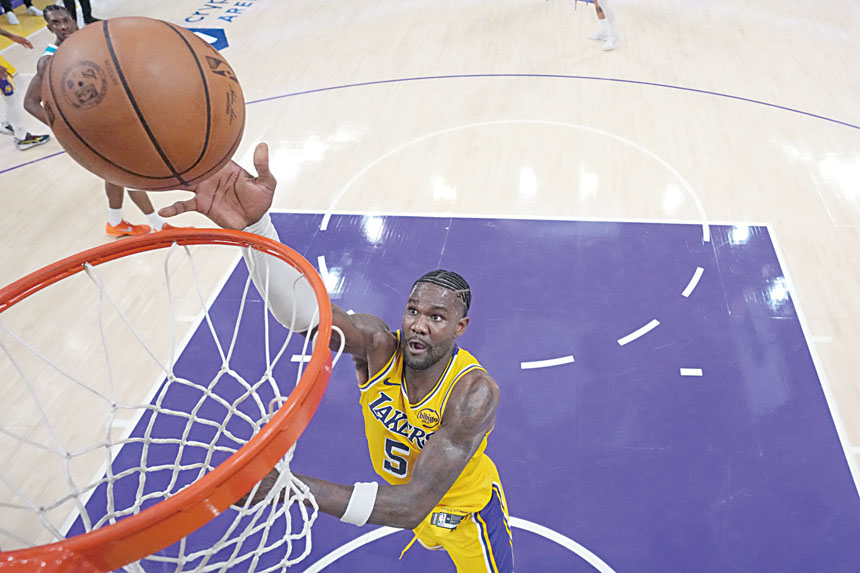 艾頓在巴哈馬林登平林國際機場被短暫扣留後,已踏上返美行程。路透社