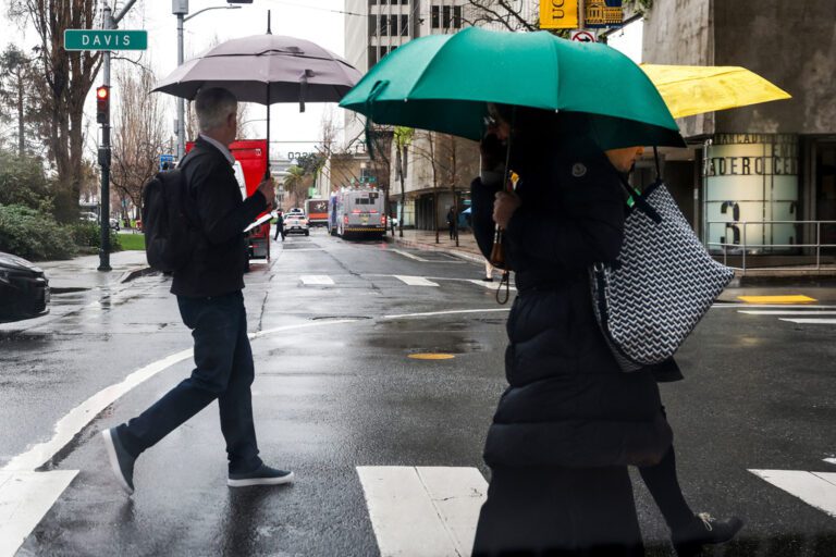 三藩市灣區強風暴發威！冷鋒挾雷雨、冰雹狂炸，今夜低溫逼近冰點
