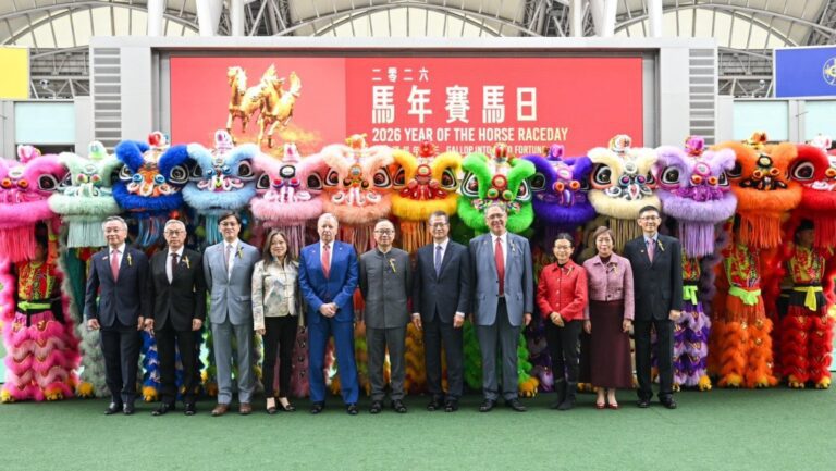 【赤口行大運】羅淑佩馬場賀歲再訪迪士尼 笑稱「寓娛樂於工作」