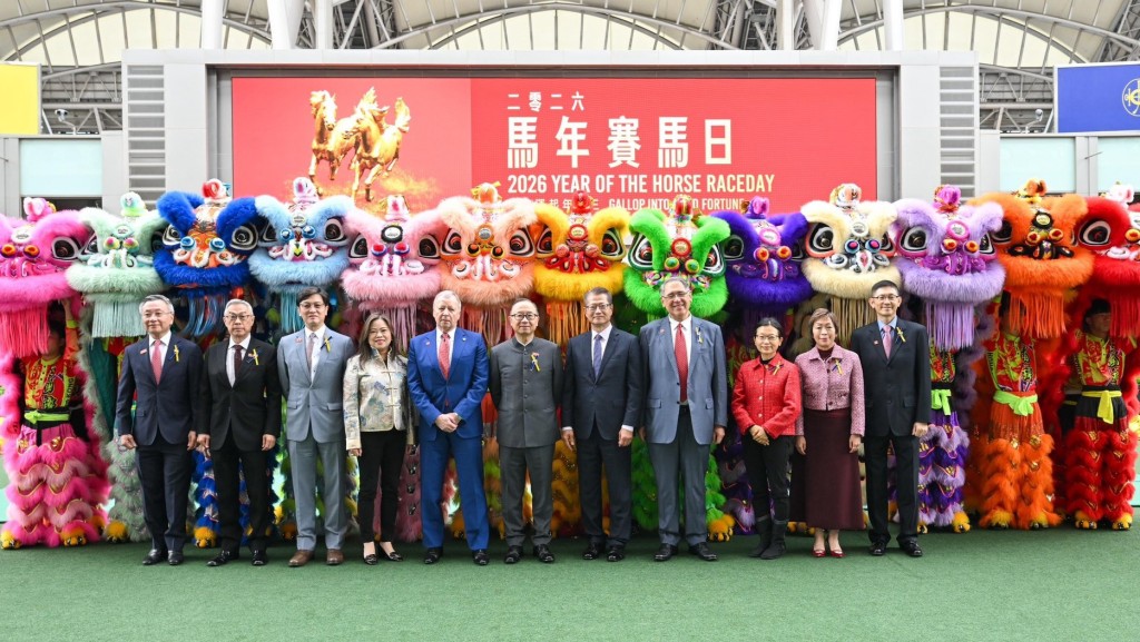 【赤口行大運】羅淑佩馬場賀歲再訪迪士尼 笑稱「寓娛樂於工作」