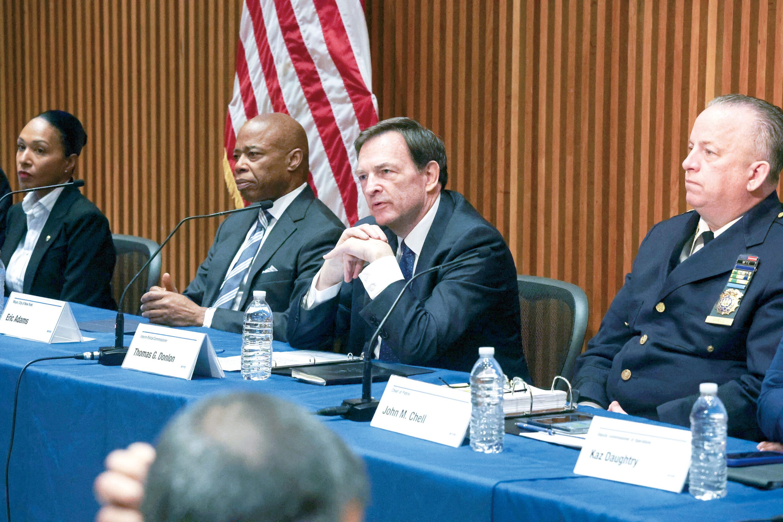 登林指稱亞當斯與多名警隊高層運作犯罪集團,但法官認為缺乏證明。Jefferson Siegel/紐約時報