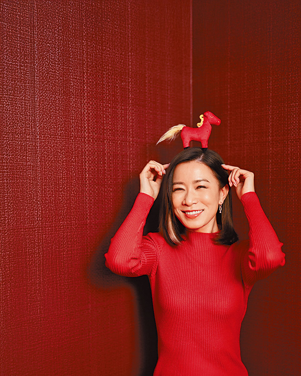 佘詩曼指過去一年上了人生另一個速成班，學會珍惜身邊所有人。