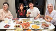 賈乃亮一家四口吃團圓飯。網上圖片