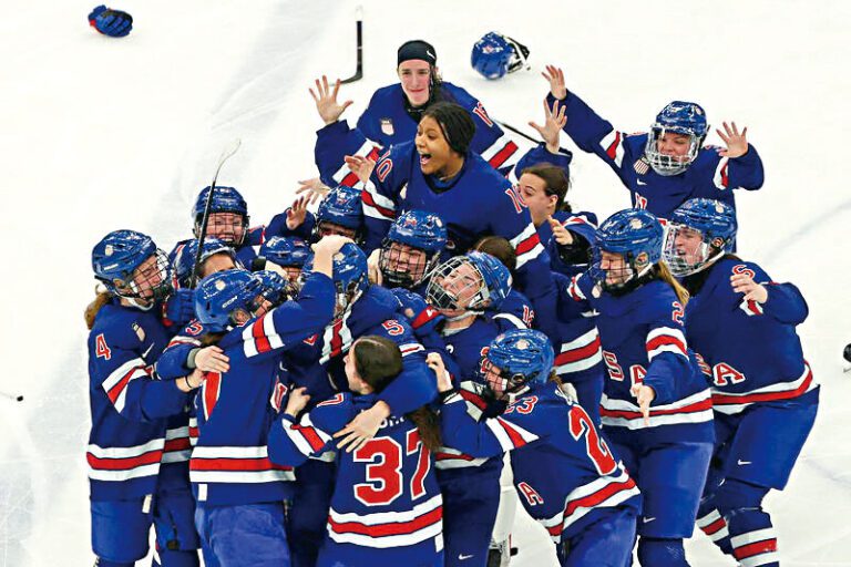 米蘭冬奧女子冰球，美國延長賽逆轉擊敗加拿大奪冠。路透社