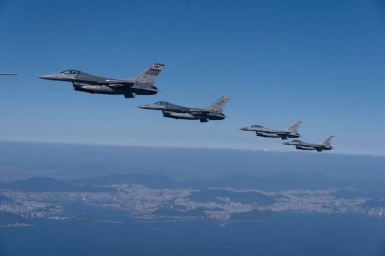 中美戰機黃海上空一度對峙　美軍行動罕見中方妥善應對