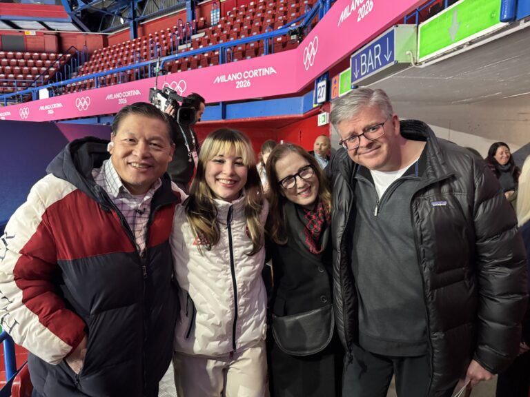 屋崙華埠走向冬奧冰場 劉美賢摘金父親淚崩