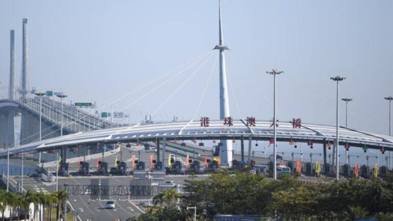 港珠澳大橋年初三逼爆！單日17.2萬人次過關創歷史新高