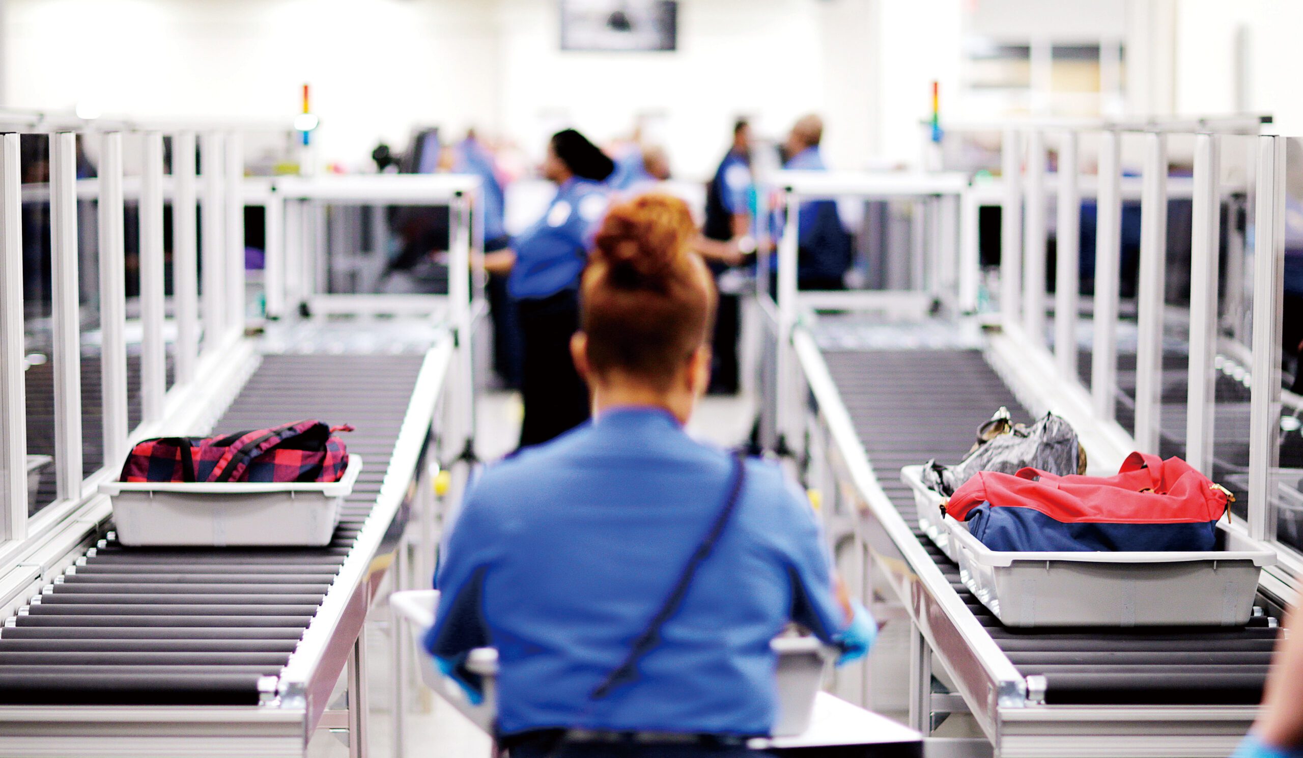 運輸安全局因查扣境內航班乘客現金的做法， 正面對集體訴訟。美聯社資料圖片