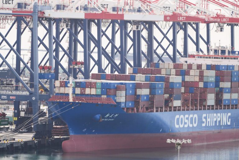 特朗普反擊最高法院 宣布全球關稅立即上調至15%