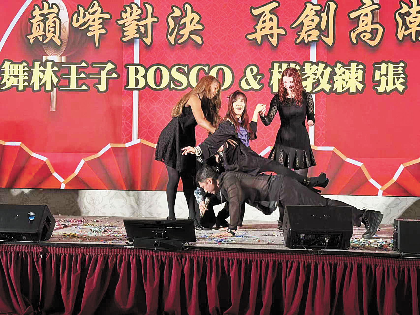 「楷教練」張楷賣力演出,獲得滿堂彩。