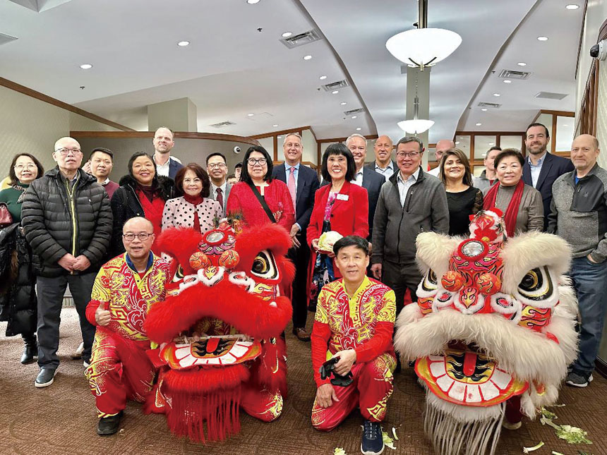 湖濱銀行南華埠分行在馬年初四舉行新春午餐聯歡會、場面歡騰喜慶。梁敏育攝