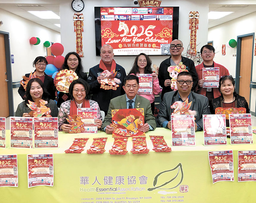 陳麗娜(前排左二)與陳學理(前排中)等嘉賓呼籲民眾出席28日活動。 張之銘攝