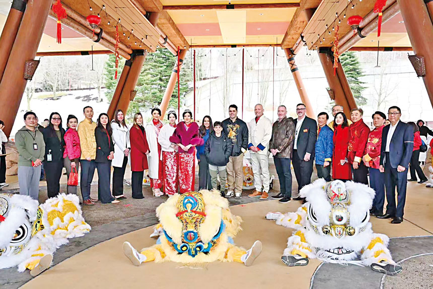 康州金神大賭場舉行2026年馬年農曆新春慶祝活動 ，濃濃傳統新年味，賭場高層等向民眾拜年，祝福大家在馬年幸運發大財。