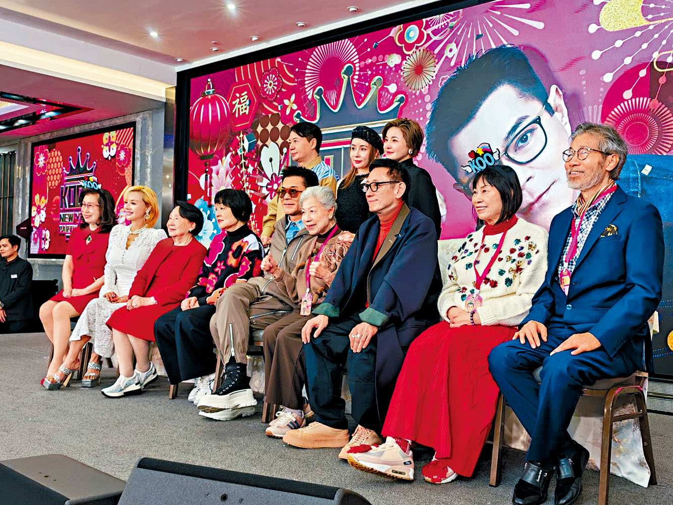 除了粉絲外，古仔更邀請媽媽及一班前輩、老友出席。