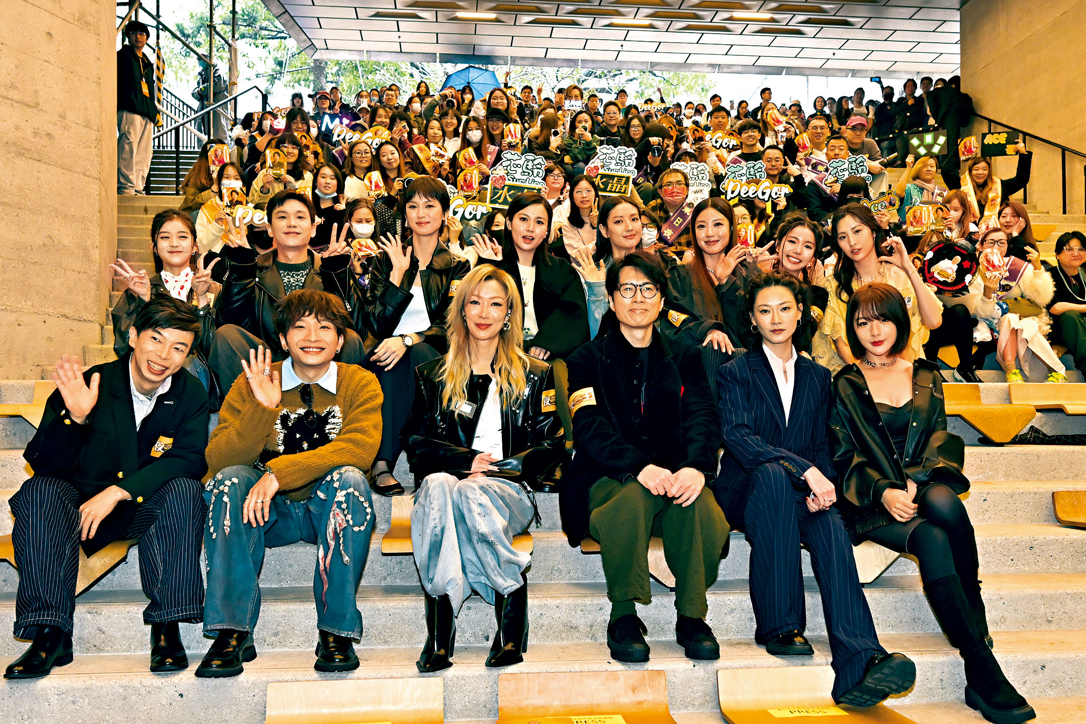 早前她們隨《夜王》團隊四出宣傳，希望票房有好成績。