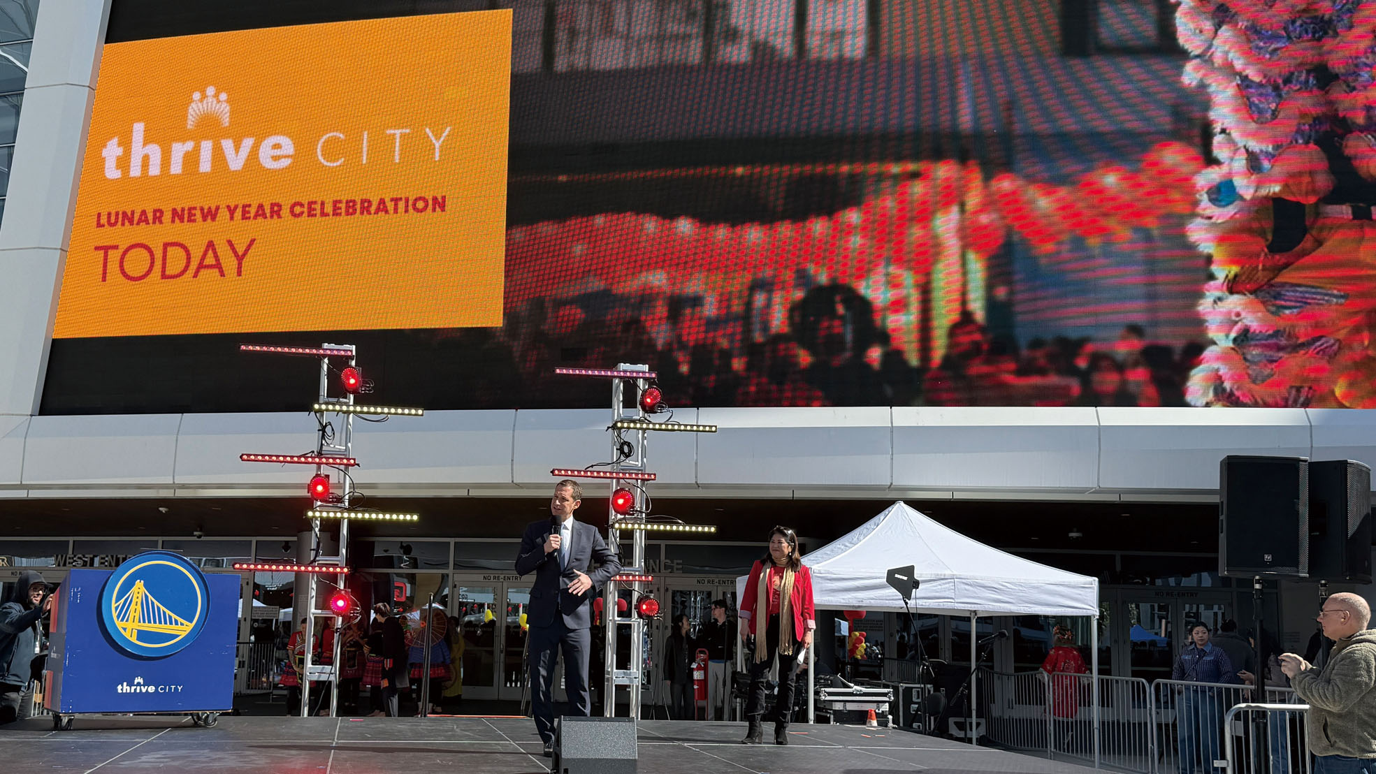 市長羅偉出席「茁壯城市」迎春接福活動,鑼鼓喧天賀馬年。市長辦公室提供