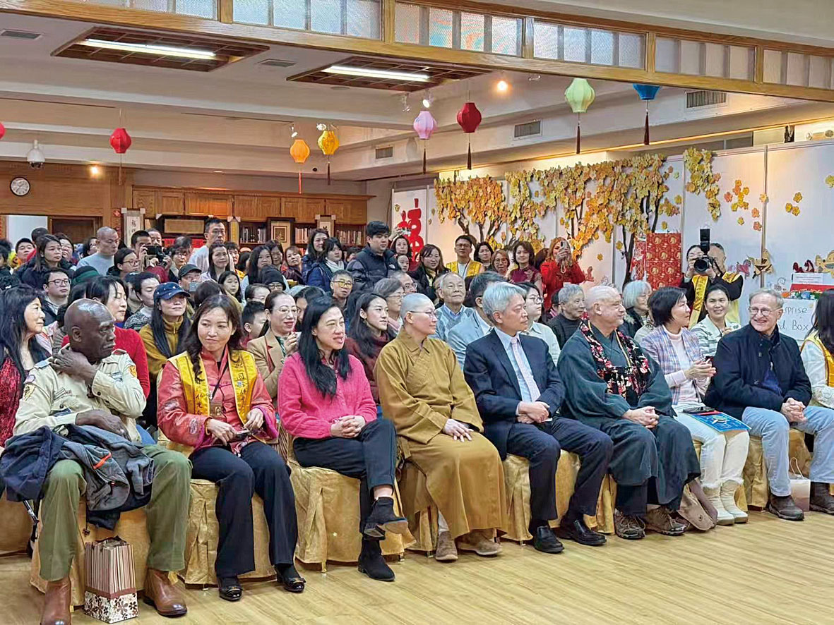 佛光山現場氣氛熱鬧。