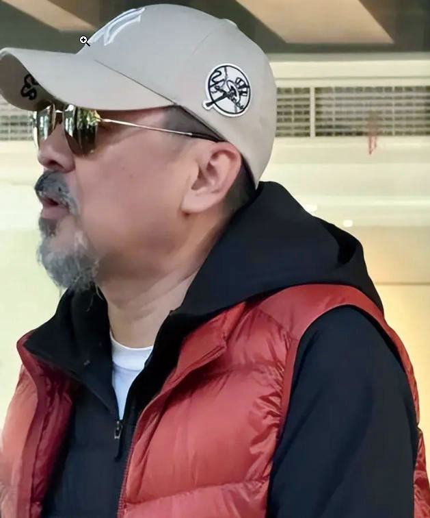 陳建斌鬍鬚花白。網上圖片