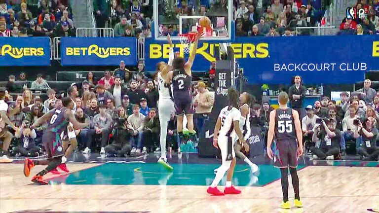 文班亞馬在比賽中封蓋對手，完成壯舉。網上圖片