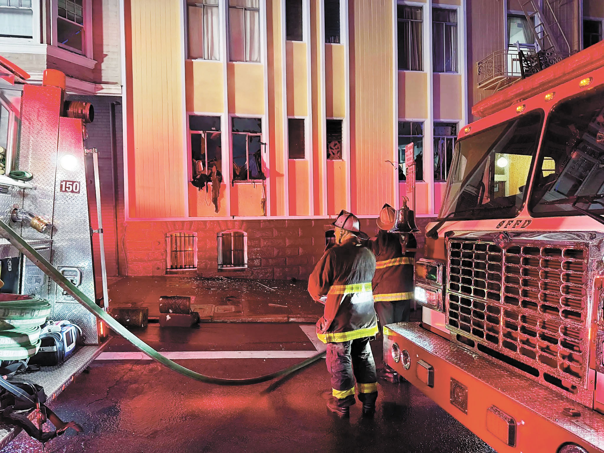 Nob Hill周一凌晨時分傳出公寓火警。三藩市消防局