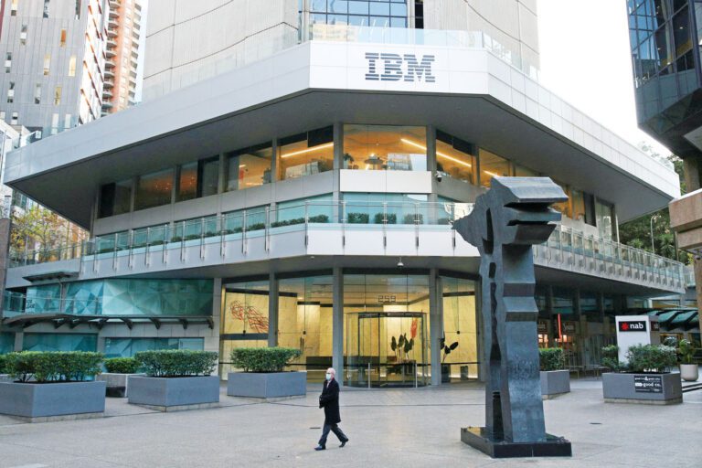 Anthropic宣布旗下工具可改造COBOL語言系統，令IBM核心業務COBOL受衝擊。資料圖片