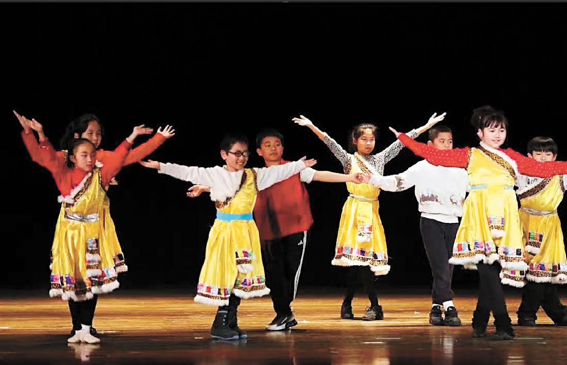 兒童舞蹈駿馬奔騰。