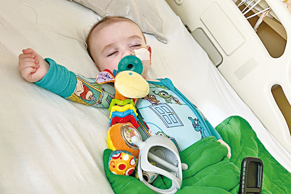 去年三月才8個月大的Hank因肉毒桿菌中毒接受治療。Amy Mazziotti/美聯社