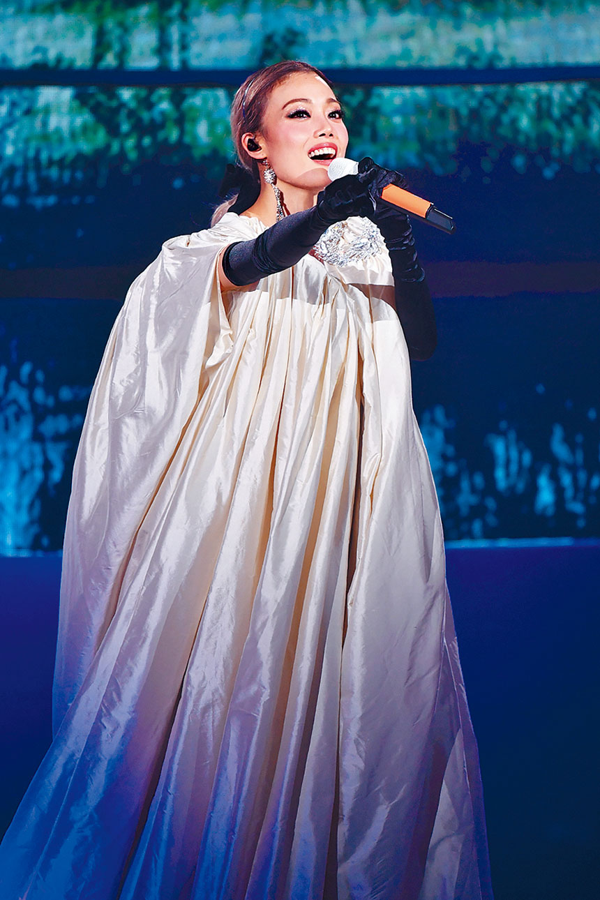 祖兒感性表示英皇眾人都是她的家人。