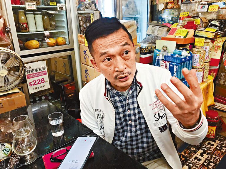 游飈終年57歲，遺下妻子及11歲女兒。