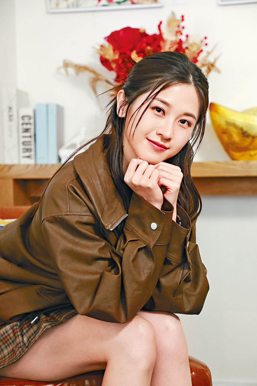 她想拍打戲或古裝劇。