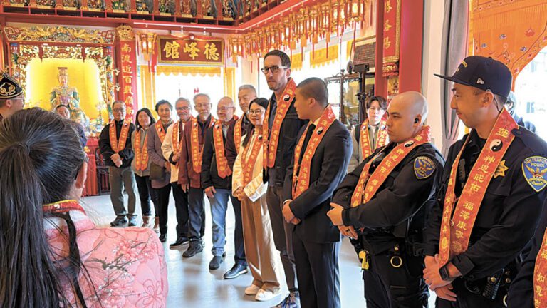 妙蓮仙館大年初五新春團拜，多位民選官員出席，與社區同賀共祈安康。羅余潔茜提供