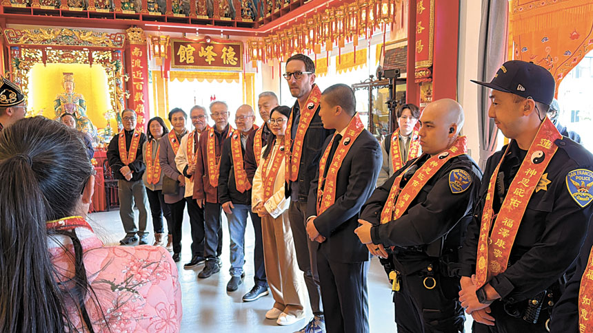 妙蓮仙館大年初五新春團拜，多位民選官員出席，與社區同賀共祈安康。羅余潔茜提供