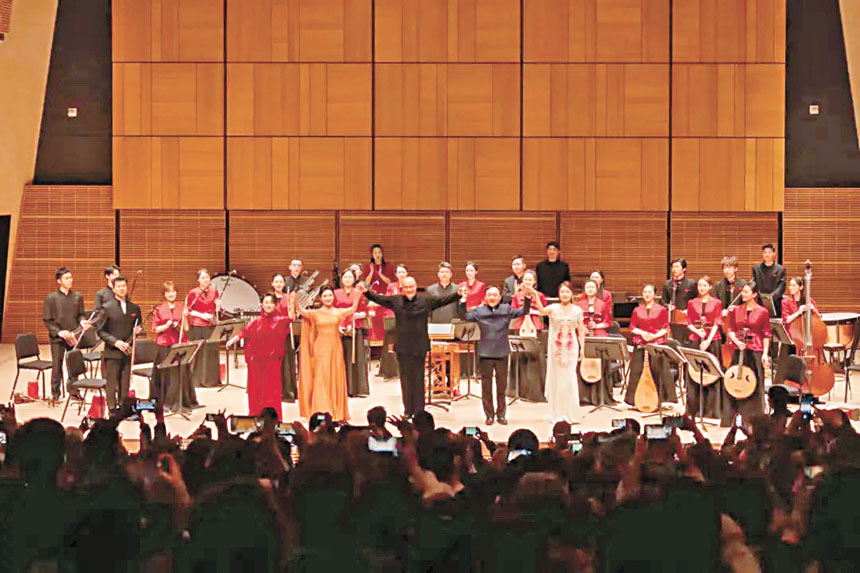 「金鐘之星」藝術團於24日晚在紐約卡內基音樂廳演出，與紐約觀眾共渡春節。