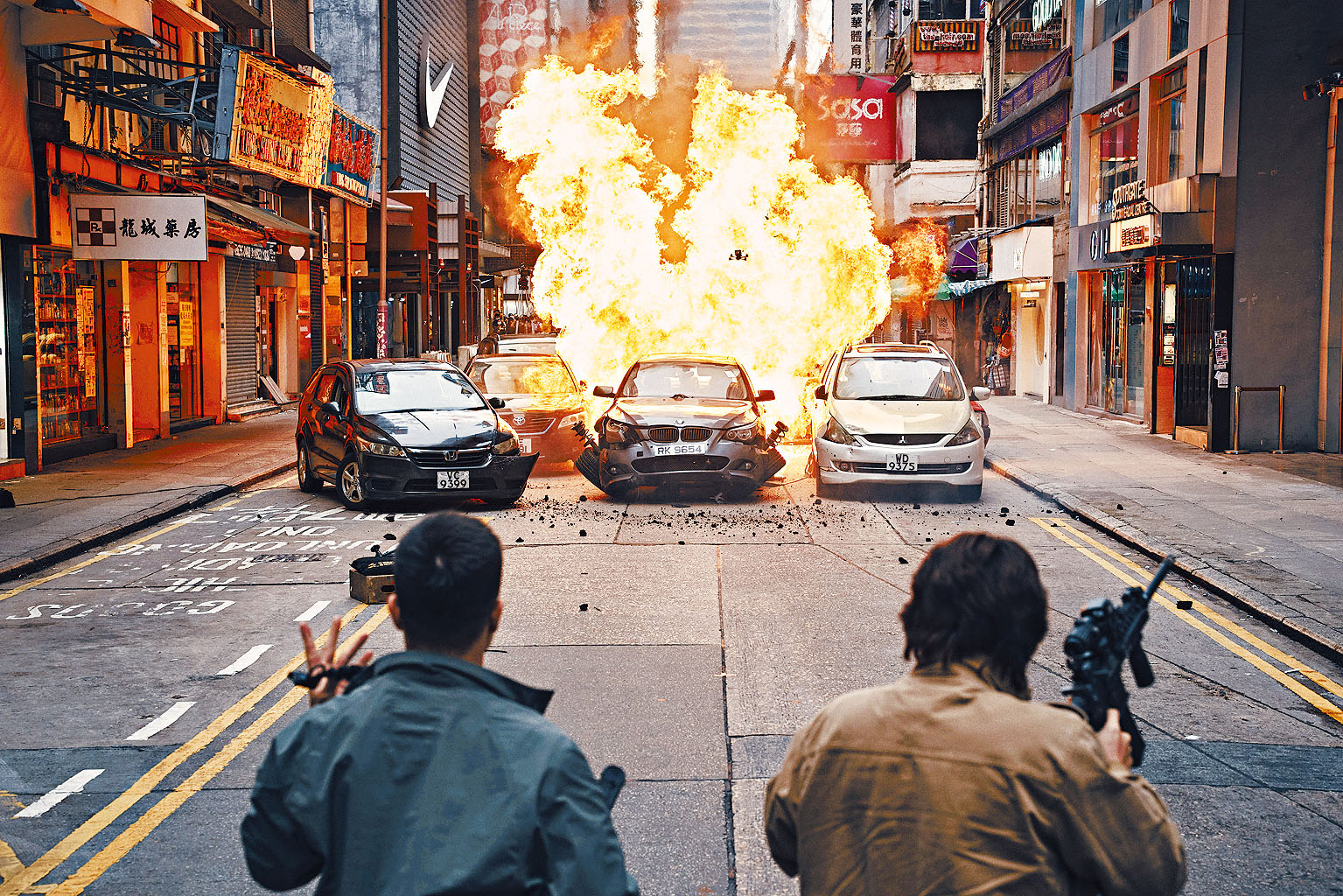 街頭爆破畫面非常震撼。