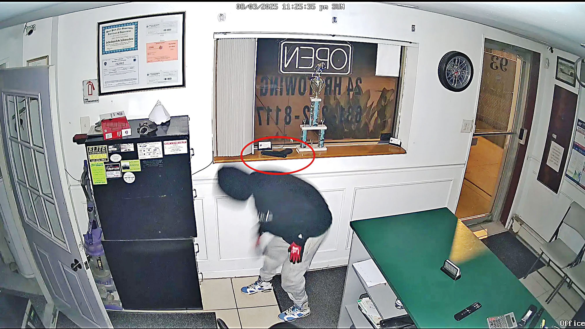 檢察官起訴一個涉及「血幫」背景的9人犯罪團夥。 蘇福縣檢察官辦公室圖片